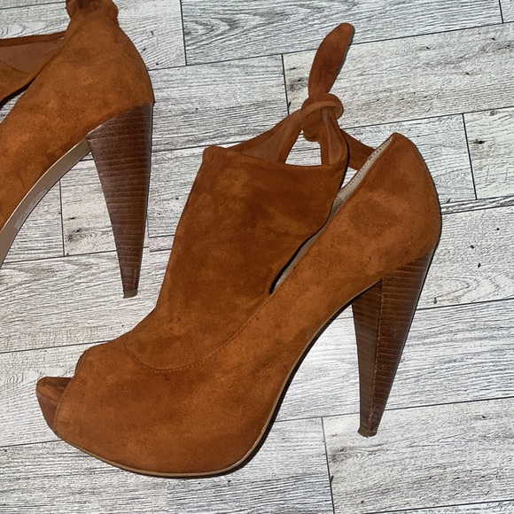 Bakers cognac tie-back booties - Picture 4 of 7